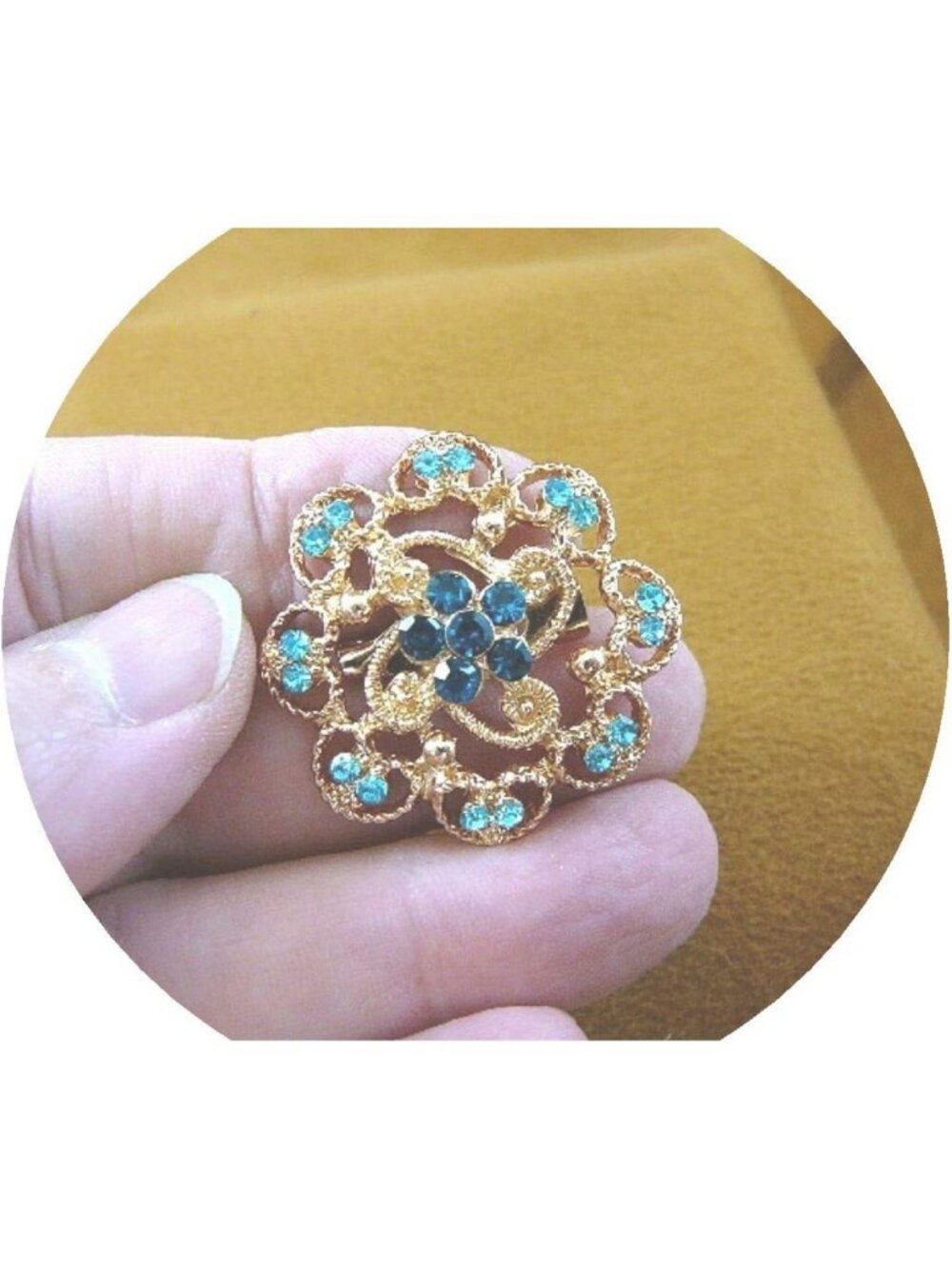 Sparkling Blue Rhinestone Floral Brooch Pin - Vintage Gold Tone Costume